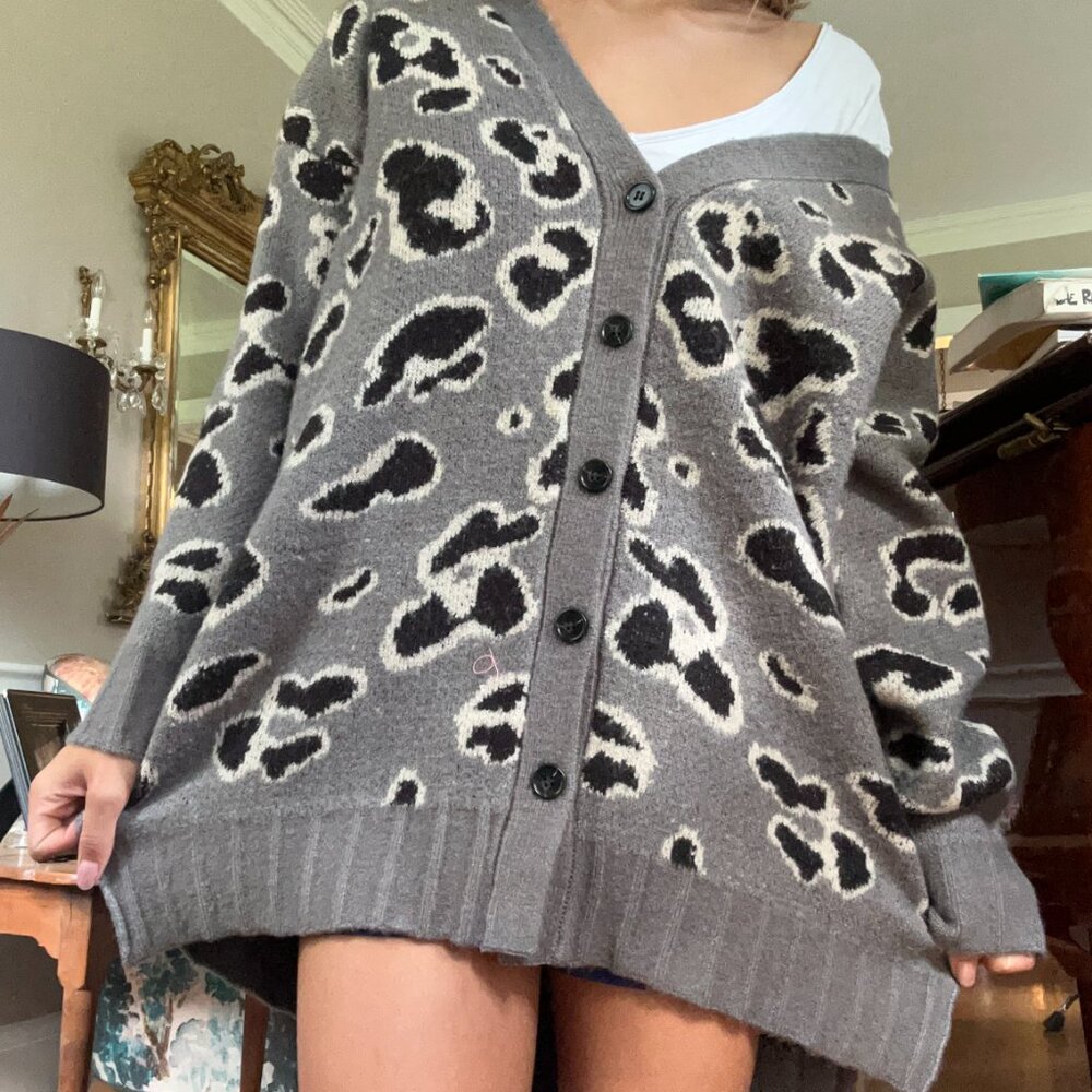 Oversized animal print cardigan with pockets